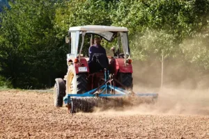 Rodillos Agrícolas: Claves para Elegir el Mejor Equipo para tu Terreno